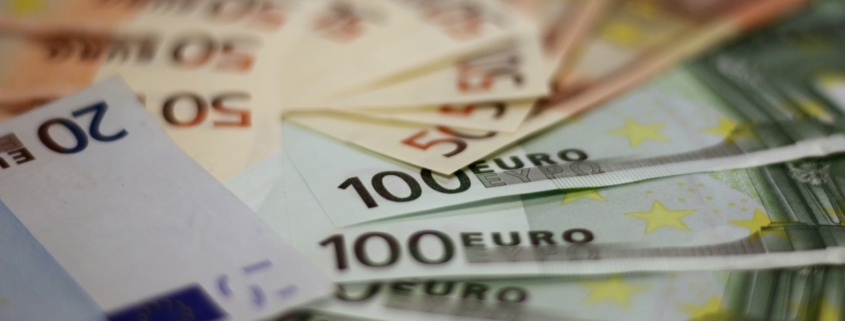 BCE: Confesercenti, rialzo dei tassi scelta che rischia di frenare ulteriormente consumi ed investimenti